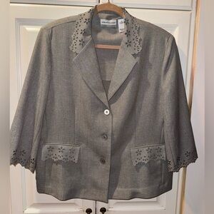 Pretty Alfred Dunner Short Sleeved Gray Blazer Charm School Size 16 Petite